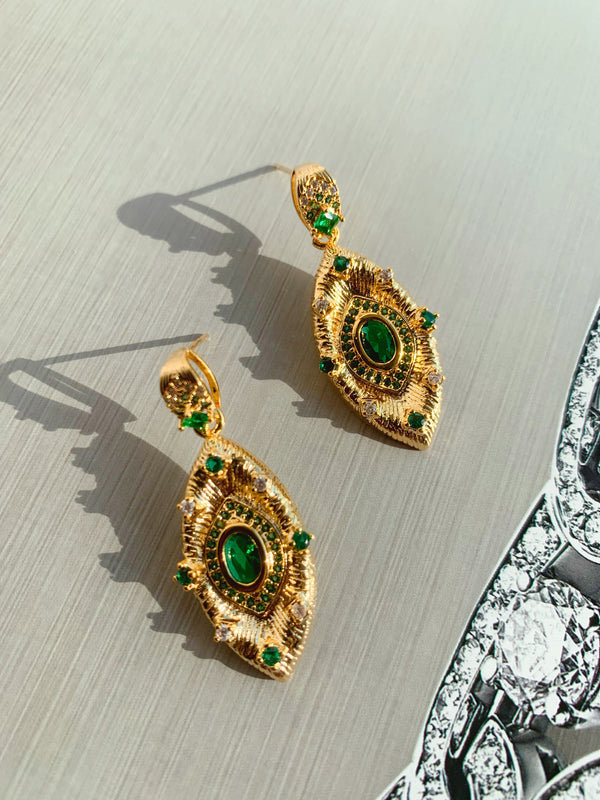 Devil's Eyes Craft Emerald Inlaid Stud Earrings