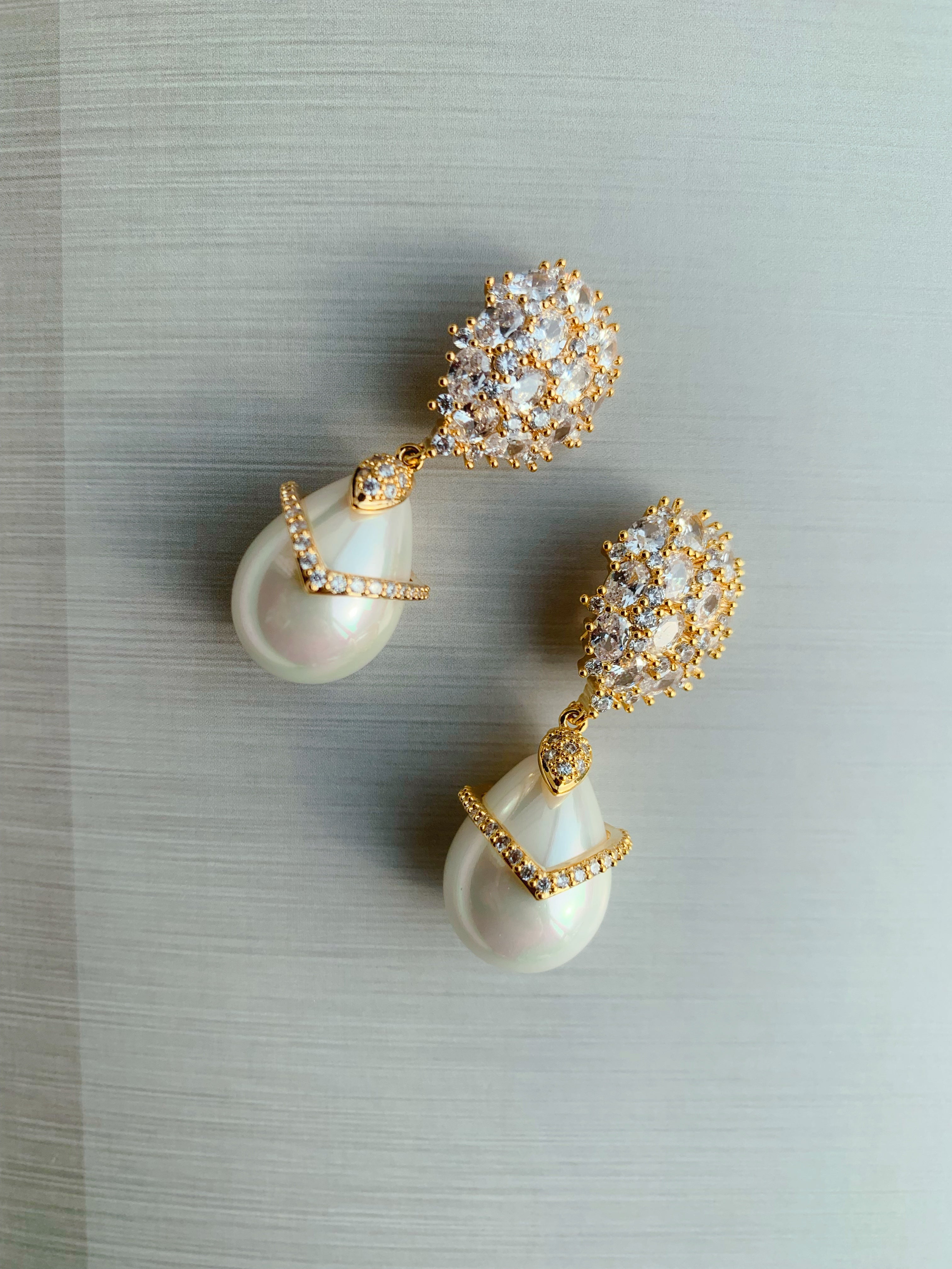 Crystal Drop Earrings with Brilliant Pearl