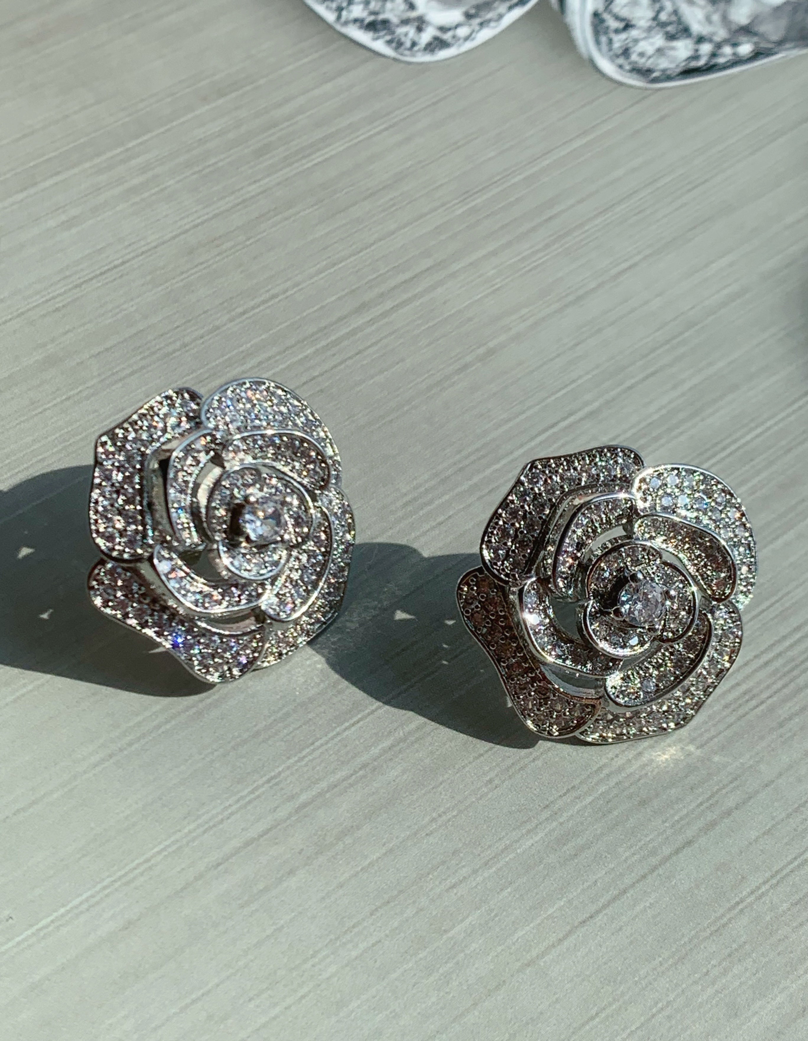 18K Gold-plated Rose Brilliant Diamond Stud Earrings